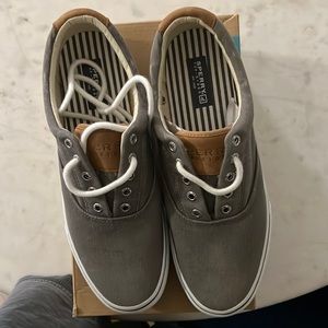 Brand new in the box grey tip sider Sherry sneakers perfect condition